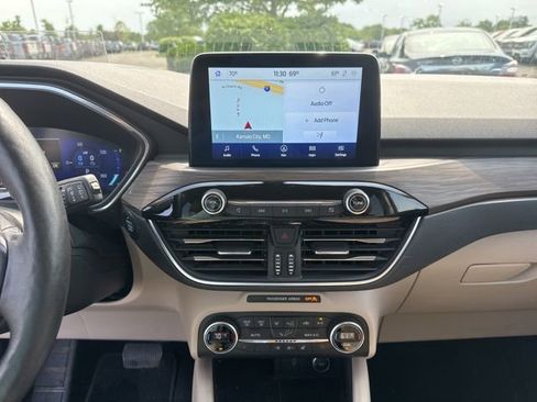 Used 2020 Ford Escape Titanium AWD/4WD image 18