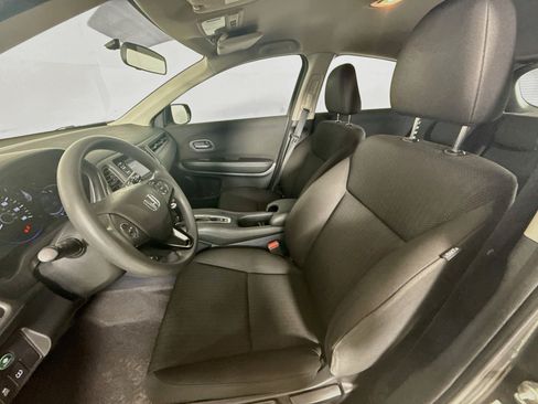 Used 2018 Honda HR-V LX image 24