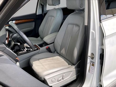 Used 2023 Audi Q5 2.0T Premium Plus w/ Premium Plus Package AWD/4WD image 8
