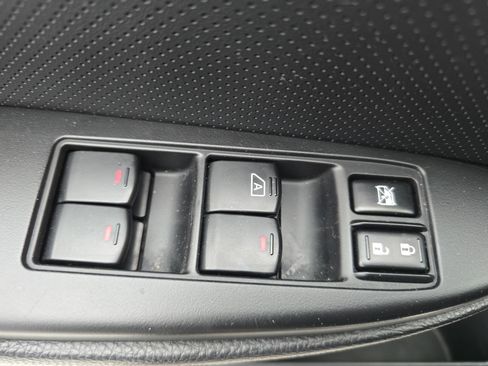 Used 2011 Subaru Outback 3.6R Limited image 26