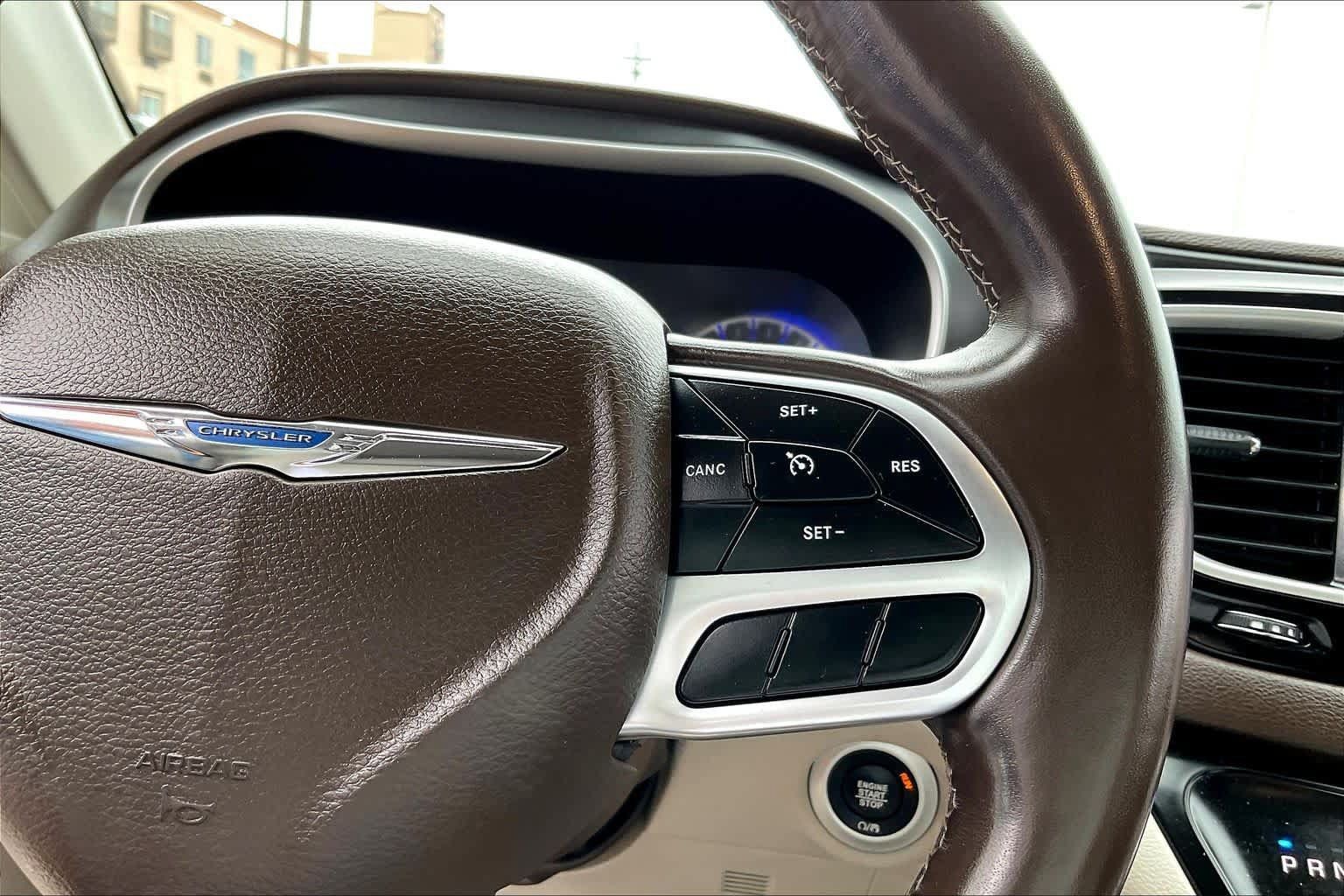 Used 2020 Chrysler Pacifica Touring-L Plus w/ Tire & Wheel Group FWD image 21