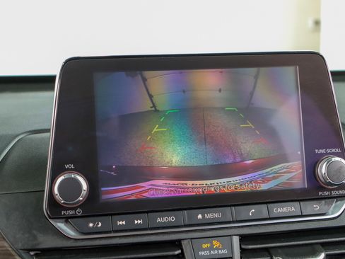 Used 2024 Nissan Altima 2.5 SV FWD image 18