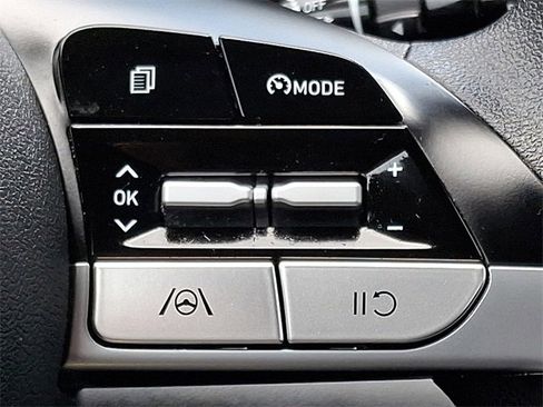 Used 2023 Hyundai Elantra SEL w/ Cargo Package image 21