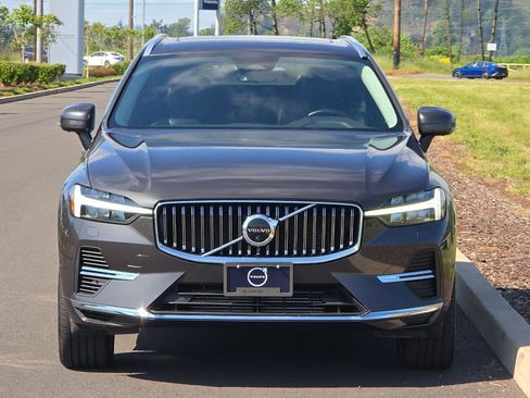 Used 2023 Volvo XC60 T8 Plus w/ Protection Package Premier AWD/4WD image 8