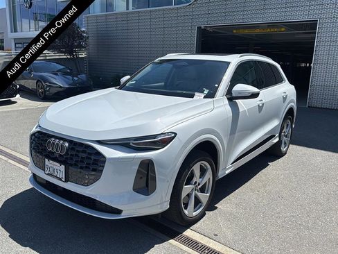 Used 2025 Audi Q5 Premium Plus w/ Premium Plus AWD/4WD image 1