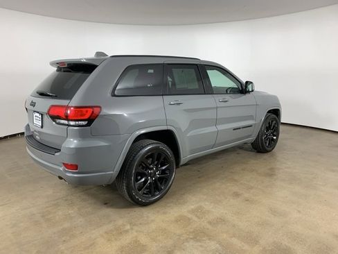 Used 2021 Jeep Grand Cherokee Laredo X image 8