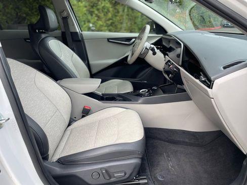 Used 2023 Kia Niro Wave w/ Wave Preserve Package image 20