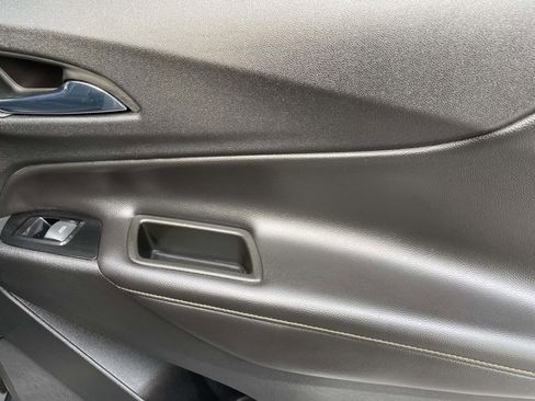 Used 2023 Chevrolet Equinox Premier image 11