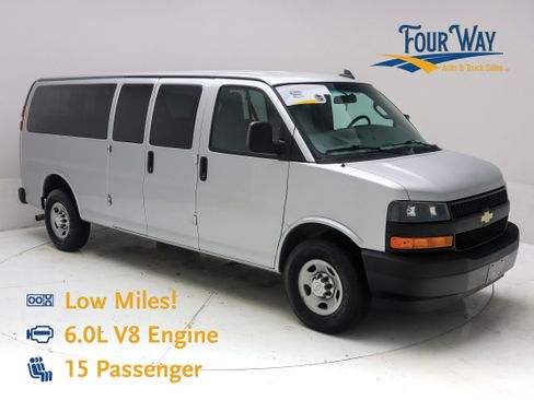 Used 2018 Chevrolet Express 3500 LS RWD image 1