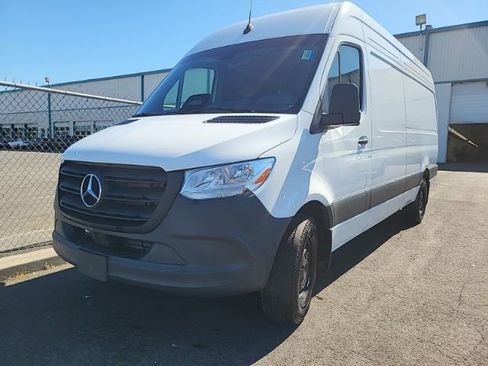 Used 2026 Mercedes-Benz Sprinter 2500 image 4