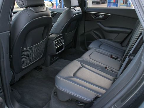 Used 2021 Audi Q8 Prestige image 17