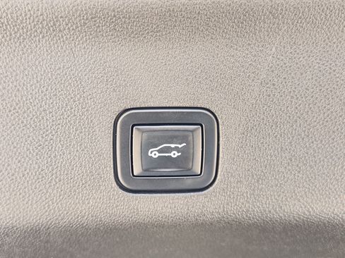 Used 2022 GMC Yukon SLT w/ SLT Premium Package RWD image 44