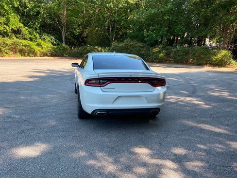 Used 2018 Dodge Charger R/T RWD image 7