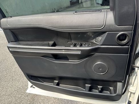 Used 2020 Ford Expedition XLT w/ Equipment Group 202A RWD image 26