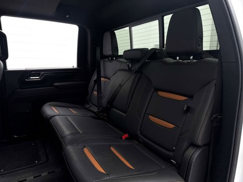 Used 2025 GMC Sierra 2500 AT4 w/ AT4 Premium Plus Package image 29