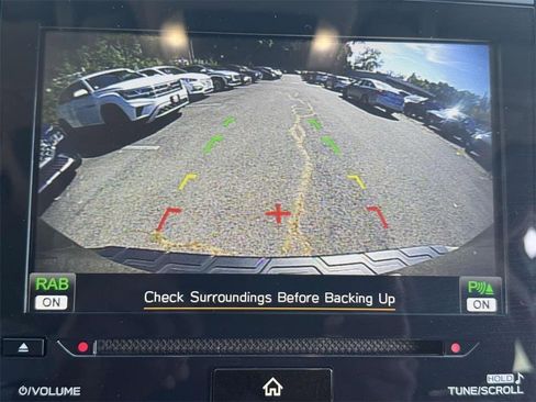 Used 2022 Subaru Forester Touring image 29