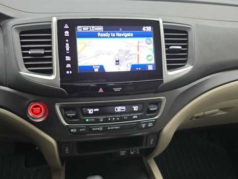 Used 2018 Honda Ridgeline RTL-T image 19