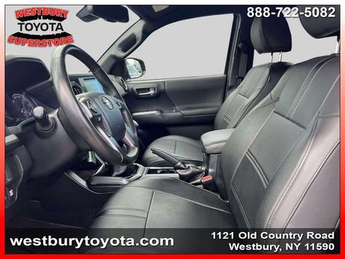 Used 2018 Toyota Tacoma TRD Sport AWD/4WD image 18
