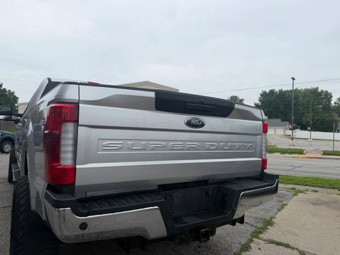 Used 2019 Ford F250 Lariat w/ Lariat Ultimate Package AWD/4WD image 6