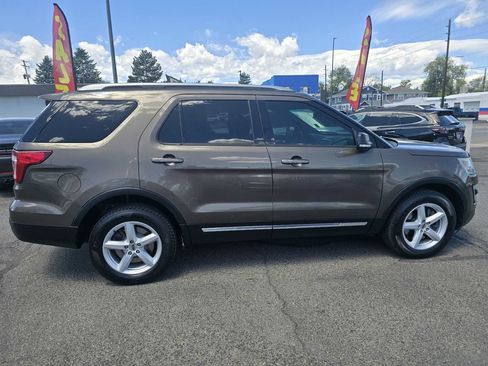 Used 2016 Ford Explorer XLT w/ Equipment Group 202A AWD/4WD image 7