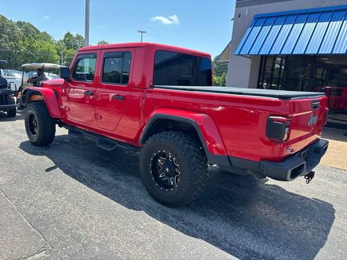 Used 2020 Jeep Gladiator Overland AWD/4WD image 5