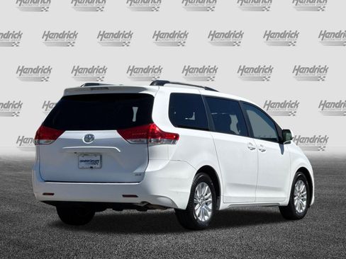 Used 2011 Toyota Sienna XLE FWD image 5