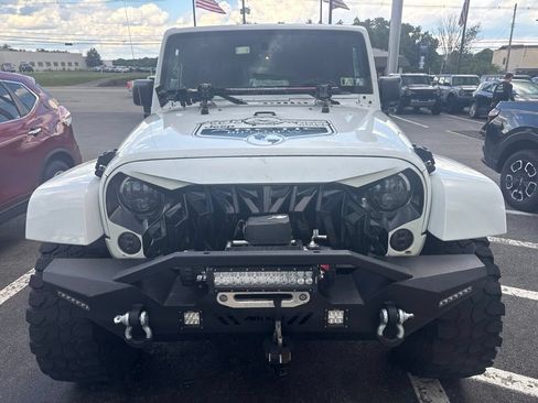 Used 2017 Jeep Wrangler Unlimited Sahara AWD/4WD image 2