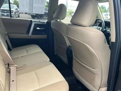 Used 2018 Toyota 4Runner SR5 Premium AWD/4WD image 6