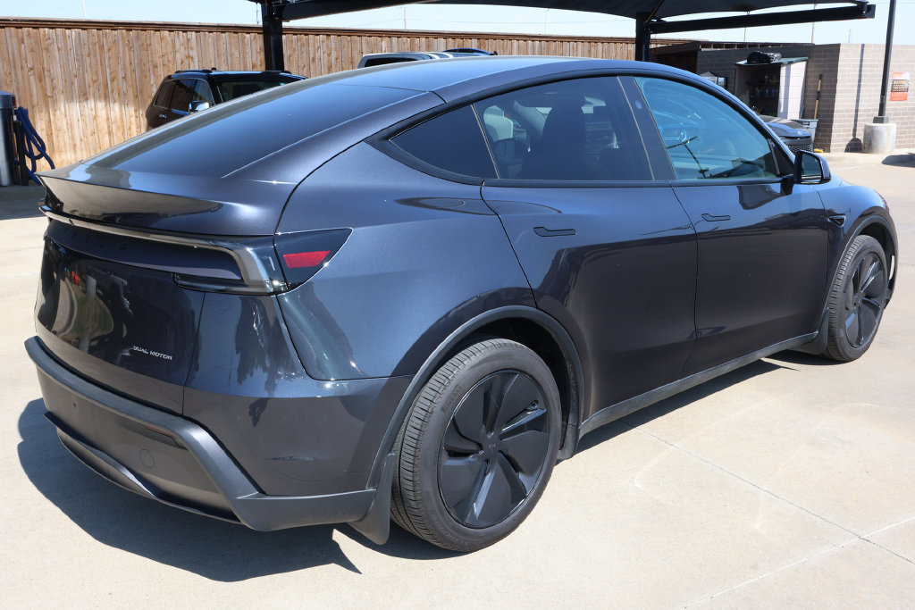 Used 2026 Tesla Model Y Long Range AWD/4WD image 5