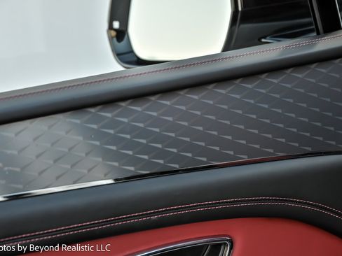 Used 2023 Bentley Bentayga image 20