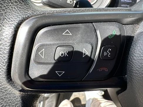Used 2021 Jeep Gladiator Sport AWD/4WD image 18
