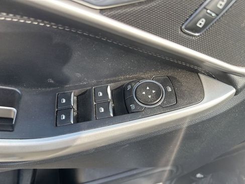 Used 2022 Ford Explorer XLT image 7
