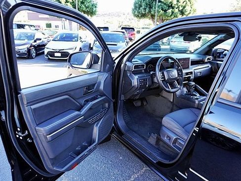 Used 2025 Toyota Tacoma SR5 AWD/4WD image 47