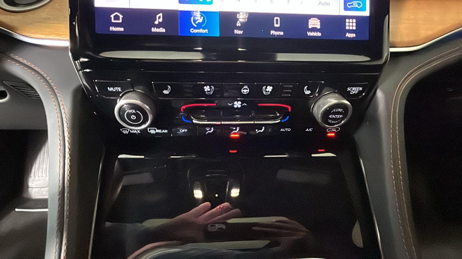 Used 2022 Jeep Grand Cherokee Summit AWD/4WD image 27