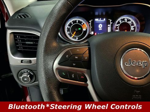 Used 2019 Jeep Cherokee Latitude w/ Popular Appearance Group FWD image 10