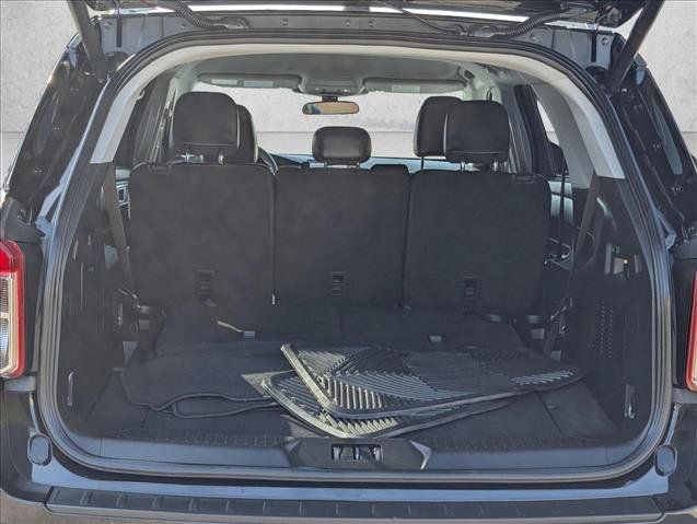 Used 2023 Ford Explorer XLT w/ Equipment Group 202A RWD image 6
