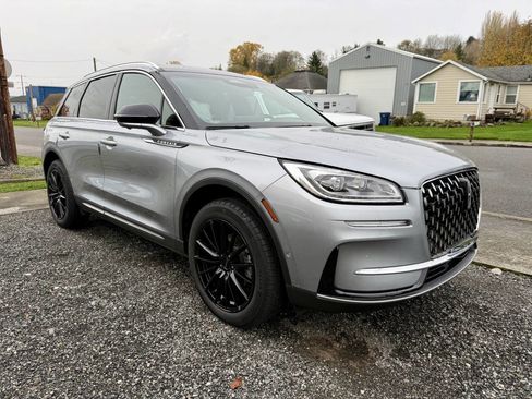 Used 2023 Lincoln Corsair Reserve w/ Equipment Group 202A image 7