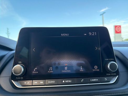 Certified 2023 Nissan Rogue SV image 33