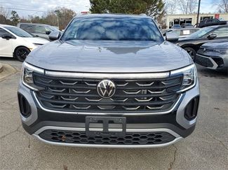 Certified 2025 Volkswagen Atlas Cross Sport SE video 2