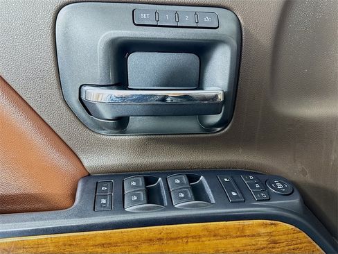 Used 2015 Chevrolet Silverado 3500 High Country image 24