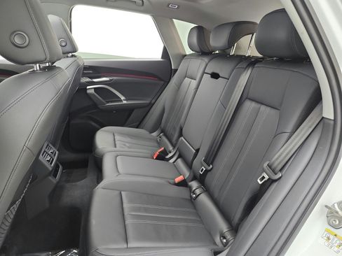 Used 2025 Audi Q5 Premium w/ Premium Plus AWD/4WD image 15