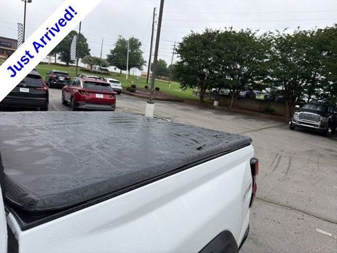 Used 2024 Chevrolet Colorado ZR2 w/ ZR2 Convenience Package III AWD/4WD image 12