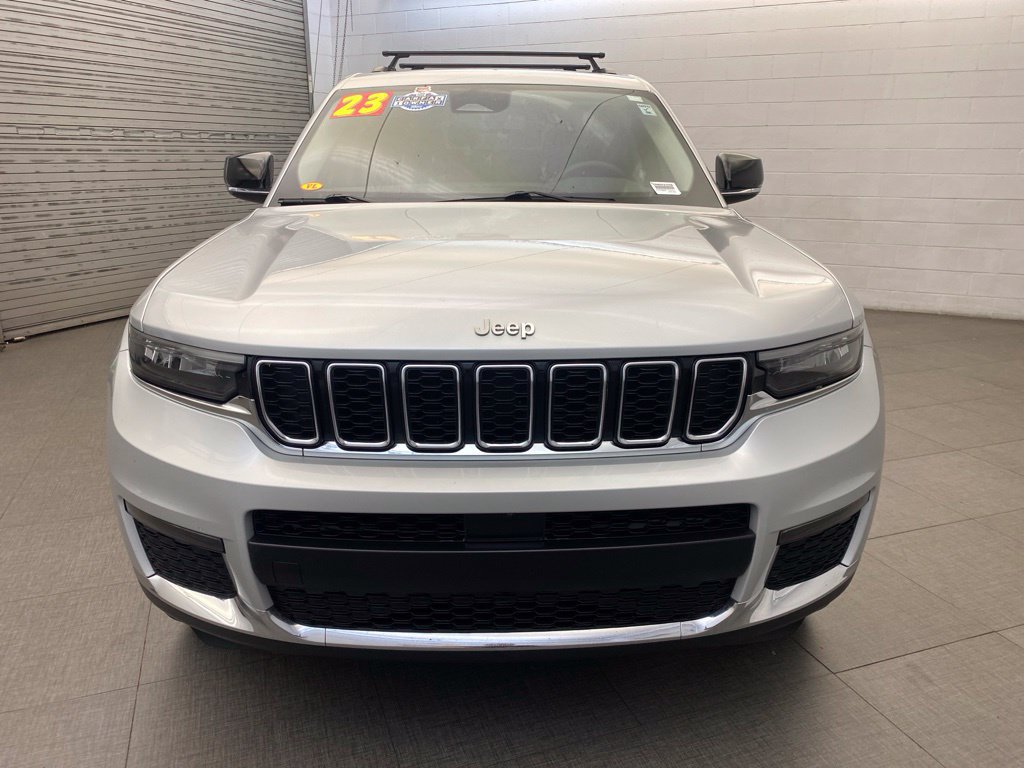 Used 2023 Jeep Grand Cherokee L Limited AWD/4WD image 9