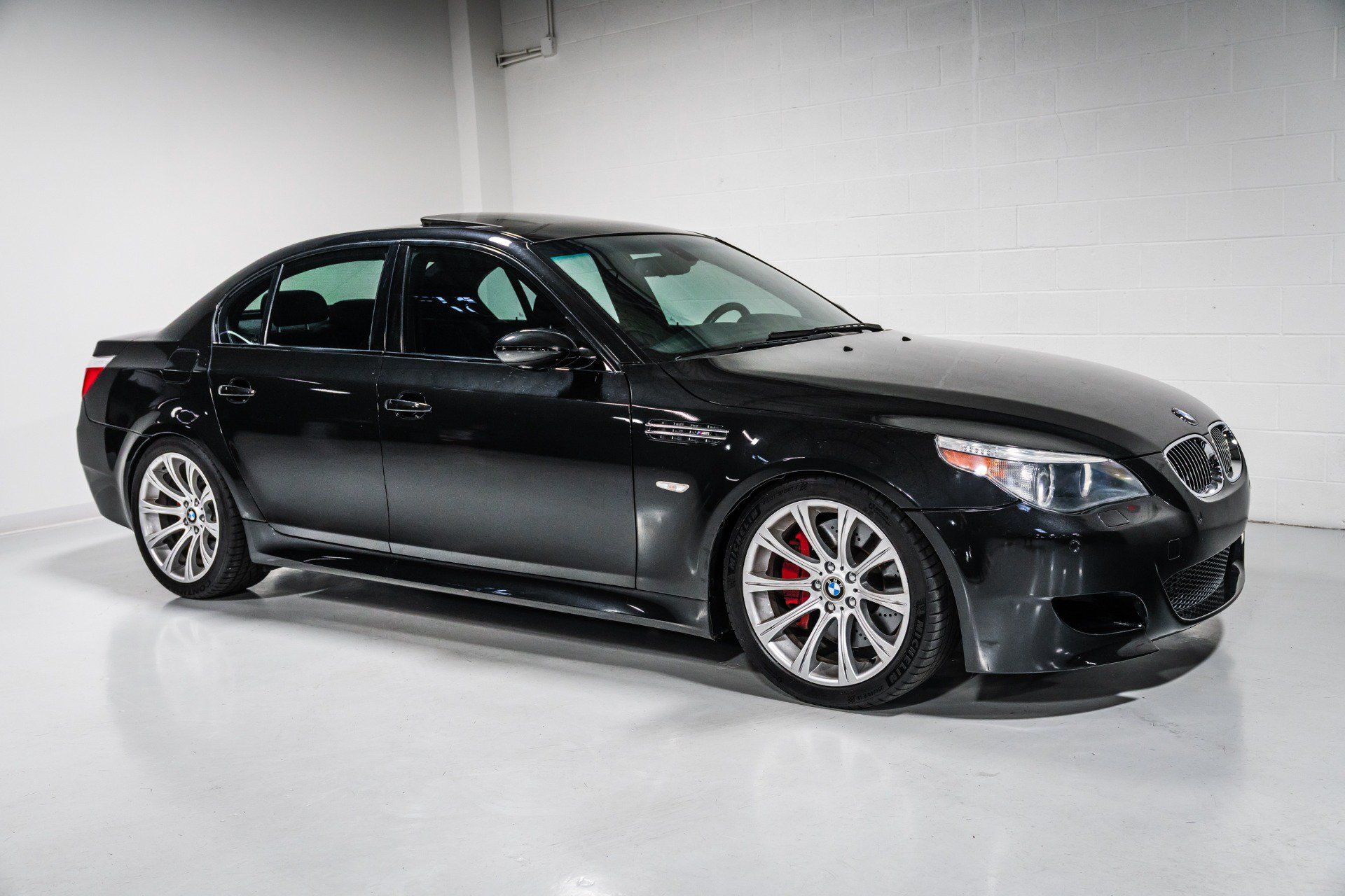 Used 2007 BMW M5 RWD image 1