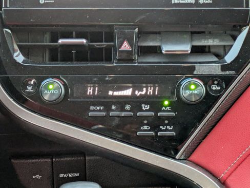 Used 2021 Toyota Camry XSE image 29