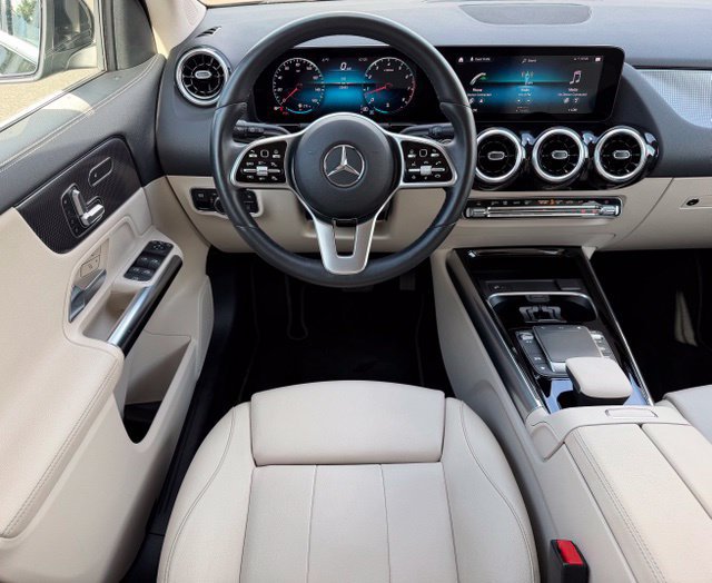 Used 2022 Mercedes-Benz GLA 250 4MATIC image 11