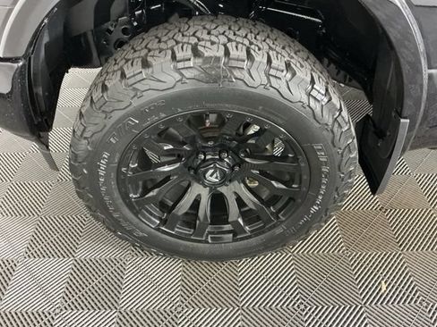 Used 2019 Ford F150 Lariat w/ Equipment Group 502A Luxury AWD/4WD image 32