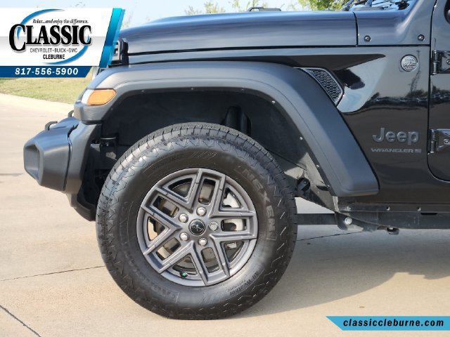 Used 2025 Jeep Wrangler Sport AWD/4WD image 11