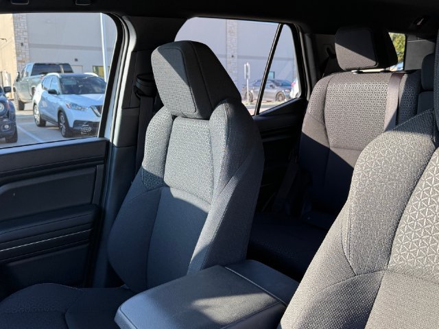 Used 2025 Toyota 4Runner SR5 AWD/4WD image 12