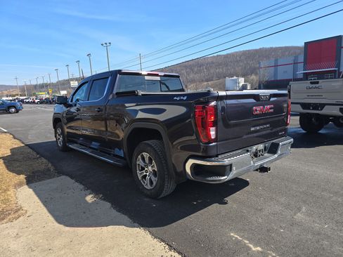 Used 2022 GMC Sierra 1500 SLE w/ Preferred Package image 5